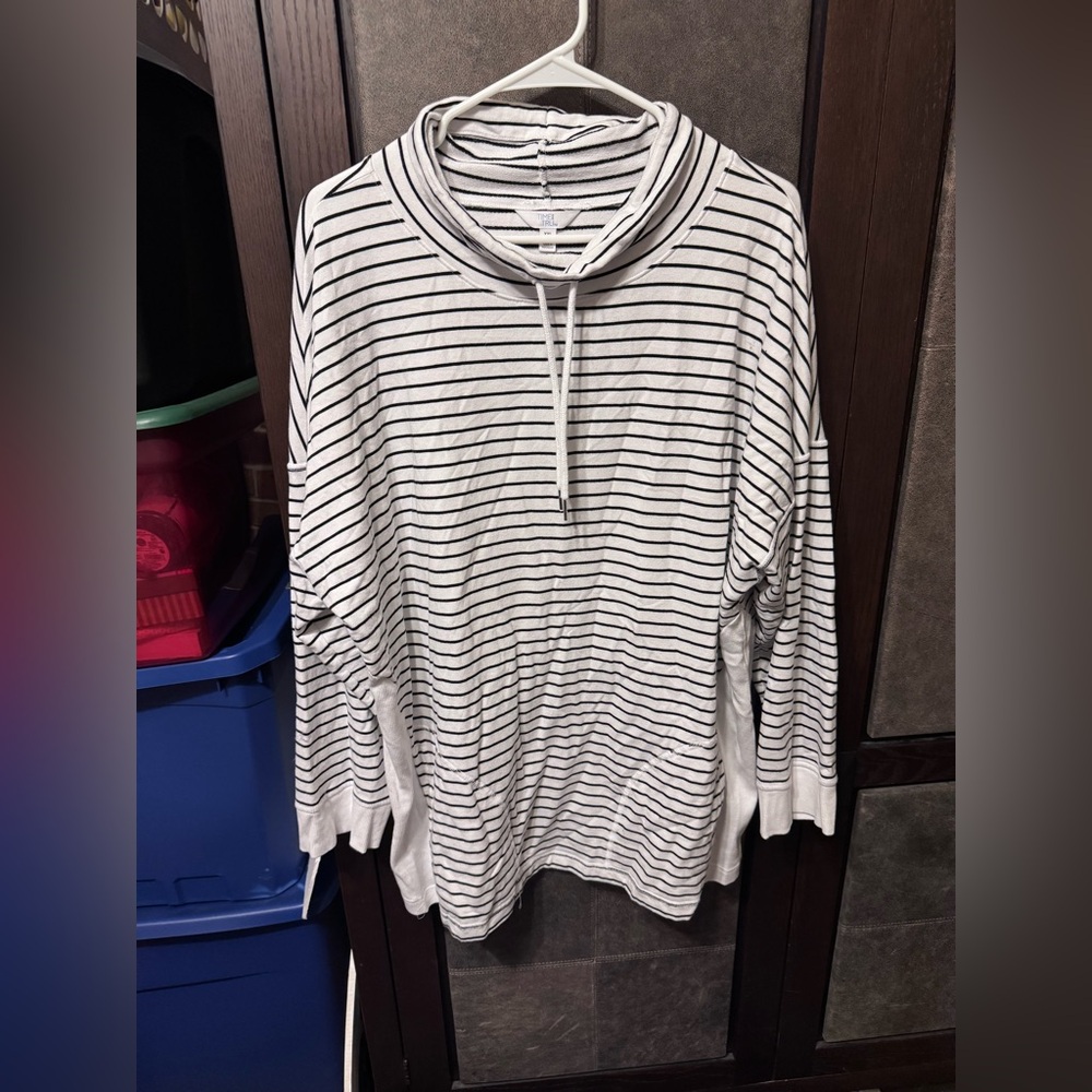 Time & True black & white Striped tunic top